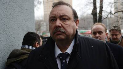 Геннадий Гудков - Уголовное дело возбуждено после обнаружения патронов в доме Геннадия Гудкова - gazeta.ru - Москва