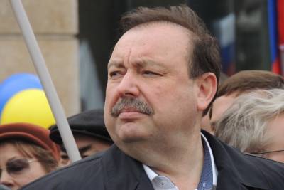 Геннадий Гудков - Дмитрий Гудков - Ирина Ермилова - Полиция возбудила уголовное дело после обнаружения боеприпасов в квартире Гудкова - mk.ru
