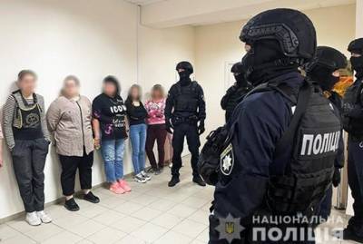 В Николаеве "накрыли" call-центр, который маскировался под банковский и крал данные карт - kp.ua