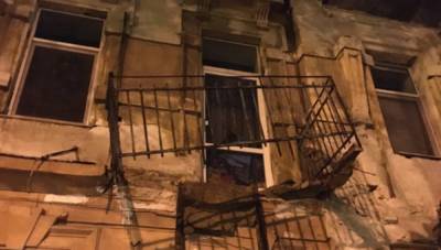 В центре Одессы рухнул балкон: кадры ЧП и что говорят очевидцы - politeka.net - Одесса
