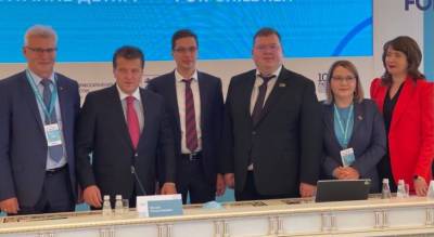 Мэр Чебоксар поздравил маленьких горожан и посетил форум в Татарстане - pg21.ru - респ. Татарстан - Чебоксары