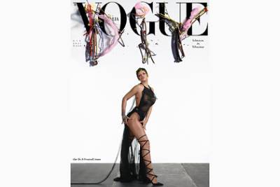 Рианна попала на обложку Vogue в прозрачном платье - rusjev.net
