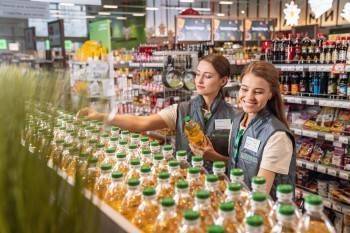 300 продуктовых наборов нуждающимся семьям Вологды направила торговая сеть «Пятерочка» - vologda-poisk.ru - Москва - Санкт-Петербург - Московская обл. - Казань - Ростовская обл. - Вологда - Русь - Кемерово - Петрозаводск