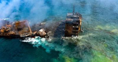 Экологическая катастрофа у Шри-Ланки: власти готовятся к разливу нефти из сгоревшего контейнеровоза - focus.ua - Сингапур - Шри Ланка