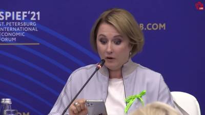 Анастасия Татулова - Предприниматель, выступая на ПМЭФ, «разнесла» институты поддержки бизнеса в России - znak.com