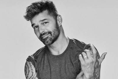 Рикки Мартин рассказал, что страдал от посттравматического расстройства из-за постоянных вопросов о гомосексуальности - skuke.net