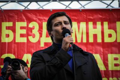 Дмитрий Гудков - Михаил Бирюков - Дмитрий Гудков отказался сдать следствию буккальные образцы, но у него изъяли маску - rosbalt.ru