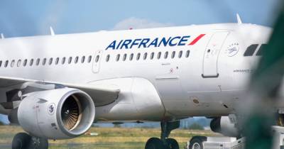 О бомбе сообщили пилотам: пассажиров рейса Air France из Чада в Париж эвакуировали из-за угрозы взрыва - focus.ua - Франция - Париж - Чад - Нджамена