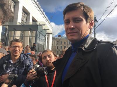 Павел Чиков - Дмитрий Гудков - Дмитрия Гудкова отпустили из полиции через двое суток после задержания - rosbalt.ru