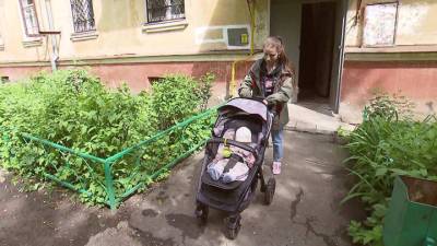Под одной крышей с убийцей: молодая мама боится за свою жизнь - vesti.ru