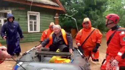 Мощный ураган прошелся по Саратовской области - 1tv.ru - Москва - Саратовская обл. - Новгородская обл.