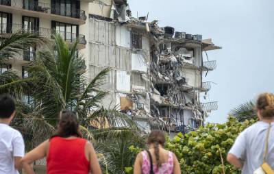 У СМИ возникает все больше вопросов к властям о причинах обрушения жилого дома во Флориде - tass.ru - шт.Флорида - Серфсайд