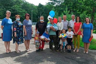 Жительница Амурской области родила десятого ребенка - lenta.ru - Амурская обл. - Брянская обл.