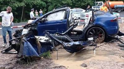 В Барвихе сын главы ярославского правительства утопил Tesla за 7 млн рублей - runews24.ru - Московская обл. - Ярославская обл. - Ярославль - район Одинцовский
