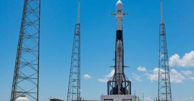 Илон Маск - Маск в ярости. Случайный самолет сорвал запуск ракеты Falcon 9 с 88 спутниками на борту - focus.ua - Украина