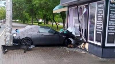 Пешехода разорвало пополам после страшного ДТП в Астрахани - vesti.ru - Астрахань