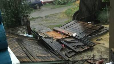 Ураган в Кузнецке повредил деревья, крыши и линии электропередачи - penzainform.ru