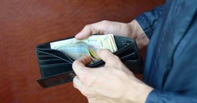 Денис Шмыгаль - Реальная зарплата украинцев в мае упала на 1,6% - delo.ua - Украина
