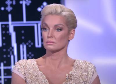 Анастасия Волочкова - Анастасия Волочкова решила порадовать фанатов фирменным шпагатом, но те не оценили: "Опять в раскорячку!" - ukrainianwall.com - Россия - Украина