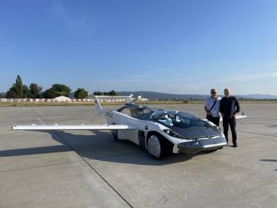 Совершён первый в истории междугородний перелёт на автомобиле. AirCar умеет трансформироваться из машины в самолёт и обратно - bin.ua - Украина - Братислава