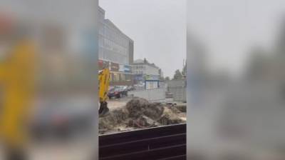 На ул. Московской из-под земли забил фонтан грязной воды - penzainform.ru - Пенза
