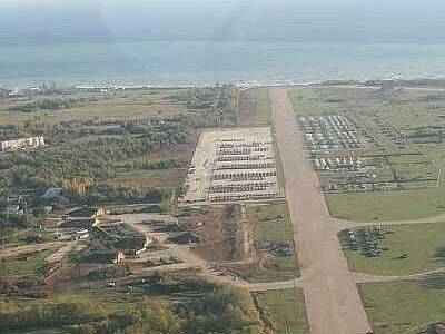 На военной базе в Абхазии учились тактической медицине тысяча российских военных - kasparov.ru - Россия - Апсны
