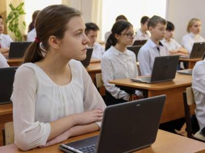 В 66 школах Астраханской области внедряют цифровую образовательную среду - astrakhanfm.ru - Астраханская обл.