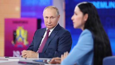 Владимир Путин - Игорь Бабушкин - Астраханский губернатор разберется в ситуации по пособиям после вопроса Путину - gazeta.ru - Россия - Астрахань - Астраханская обл.
