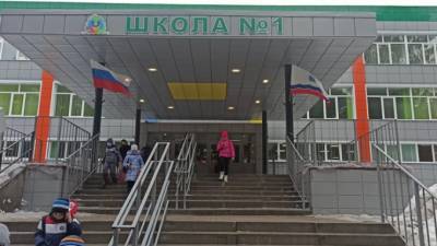 Александр Дрозденко - На ремонт 17 школ Ленобласти в 2021 году выделено 996,5 миллионов рублей - piter.tv - Ленинградская обл.