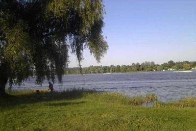 Вячеслав Гладков - Спасатели вытащили из воды пьяного парня в Белгородской области - mk.ru - Белгородская обл.