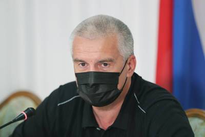 Сергей Аксенов - Аксенов заявил о готовности закрыть Крым для туристов - lenta.ru - Крым