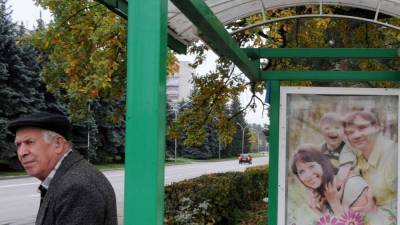 Владимир Путин - В Ярославле коммунальщики отремонтировали остановку во время прямой линии - iz.ru - Россия - Израиль - Ярославль