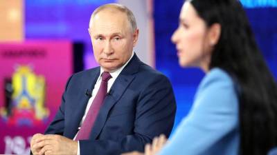 Владимир Путин - Путин поблагодарил всех работающих в сложных условиях тушения пожара - vm.ru - Россия - Забайкальский край