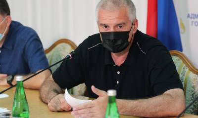 Сергей Аксенов - Наталья Пеньковская - Глава Крыма Сергей Аксенов заявил о готовности закрыть курорты из-за коронавируса - og.ru - Крым