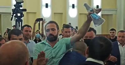 В Харькове на сессии горсовета подрались депутаты (ВИДЕО) - dsnews.ua - Украина - Харьков
