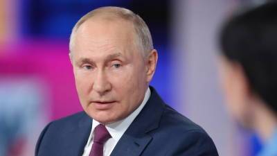 Владимир Путин - Иосиф Сталин - Путин заявил, что восстанавливать СССР бессмысленно - russian.rt.com - Россия