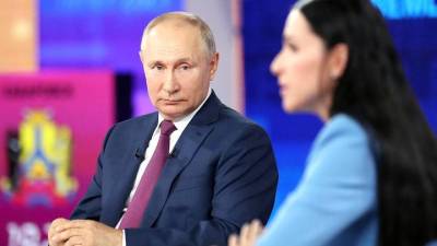 Владимир Путин - Локдаун, медотвод и фейковые справки: Путин ответил на главные вопросы о вакцинации - vm.ru - Россия
