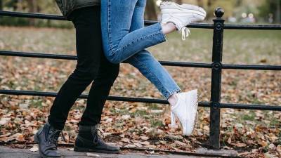 Названы знаки зодиака, которым повезет в любви в июле - vm.ru