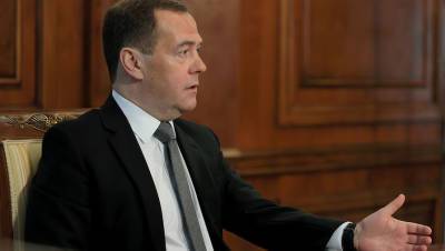 Дмитрий Медведев - Медведев призвал активнее бороться с продажей наркотиков в сети - gazeta.ru - Россия