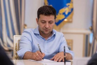 Владимир Зеленский - Зеленский подписал закон о повышении пенсий "чернобыльцам" - kp.ua - Украина