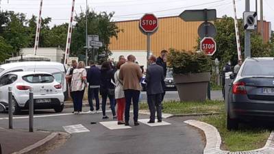 На французском вокзале застрелили агрессивного мужчину с ножом - vesti.ru