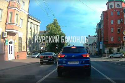В Курске полиция ищет лихача, нарушившего букет ПДД на улице Радищева - chr.mk.ru - Курск