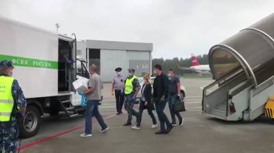 Появилось видео экстрадиции обвиняемой в тяжком преступлении жительницы Воронежа - vestivrn.ru - Россия - Бельгия - Воронеж