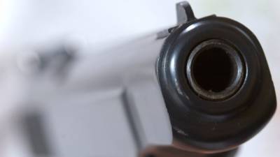Из-за конфликта на дороге водитель иномарки в Петербурге выстрелил в оппонента — видео - 5-tv.ru - Санкт-Петербург