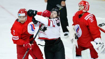 Антон Слепышев - Анисин жёстко раскритиковал сборную России по хоккею после матча с Канадой - russian.rt.com - Канада - Рига