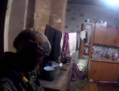 "При себе имеет нож": украинец взял в заложники ребенка и экс-жену, появились кадры с места ЧП - politeka.net - Харьковская обл. - Харьков
