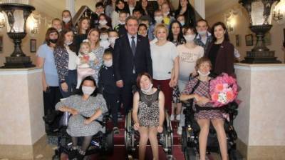 В здании Заксобра открылась выставка работ художницы Элины Литвиновой - penzainform.ru - Кемеровская обл. - Пензенская обл. - Пенза