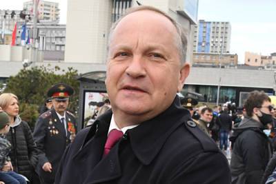 Юрий Трутнев - Олег Гуменюк - Отправленного в отставку мэра Владивостока заподозрили в получении взятки - lenta.ru - Владивосток