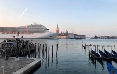 В Венецию впервые с начала пандемии прибыл круизный лайнер - korrespondent.net - Италия - Венеция - Судно