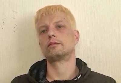 Видео: наркодилер из Кудрово, сбивший на самокате пятилетнюю девочку, пытался сбросить наркотики на глазах полицейских - ivbg.ru - Ленинградская обл. - Санкт-Петербург